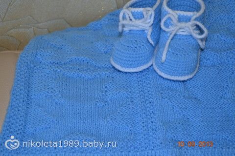 Плед с мишками и пинетки, вязаный детский плед с мишками - на бэби.ру