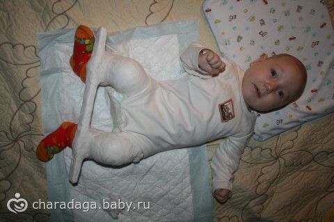 Когда грудничка можно сажать на колени 56