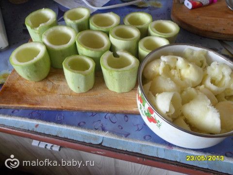 Кабачки, фаршированные творогом