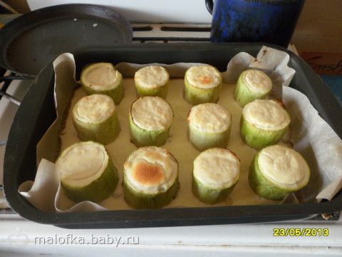 Кабачки, фаршированные творогом