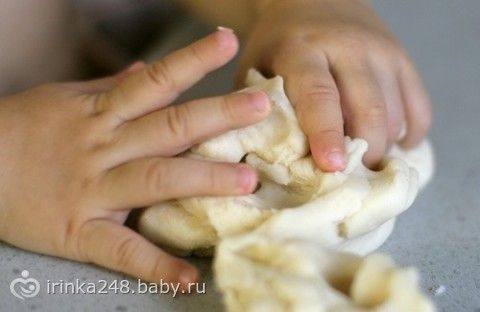 Когда начинать заниматься с ребенком лепкой?