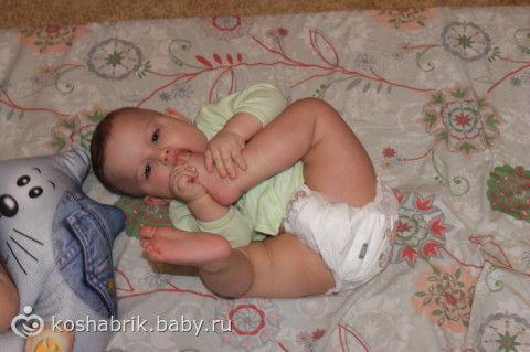 Совала ему в рот ноги