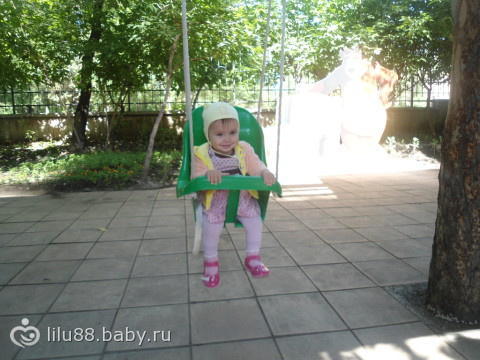 Омск! Девчата, детские площадки в парках