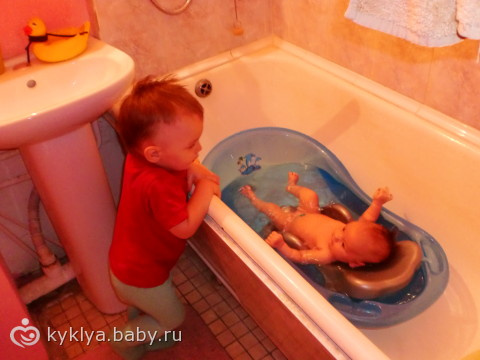Веста и ее заботливый брат( фото)