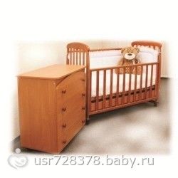 Кровать детская и столик пеленальный столик